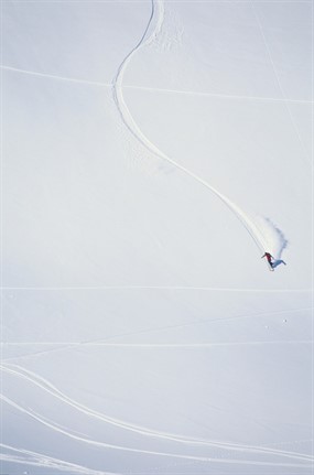 雪山滑雪图片下载